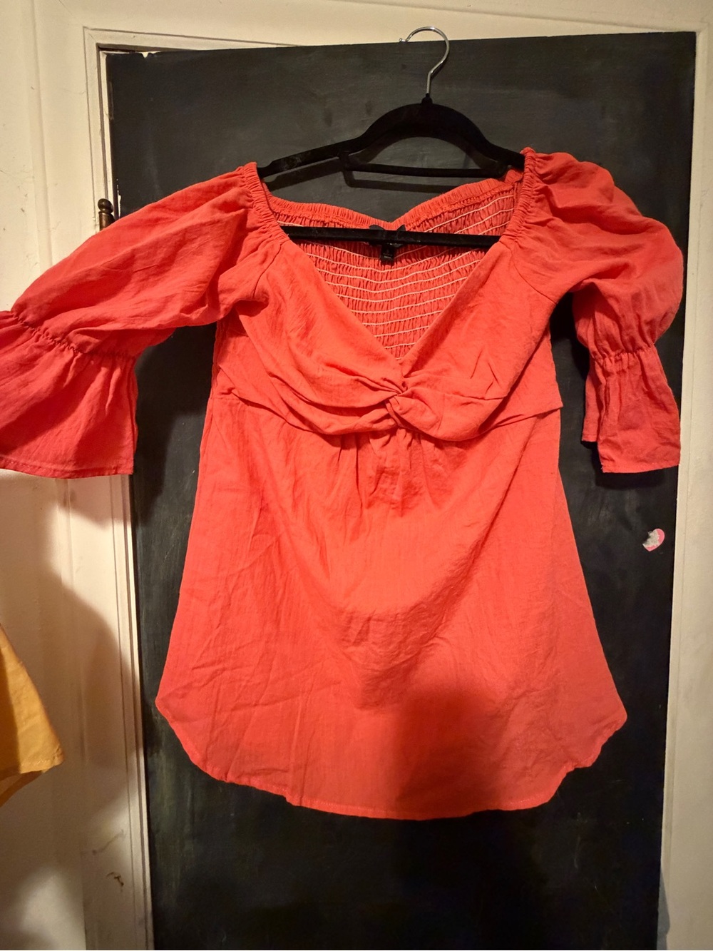 Women's Coral Twist-Front Peasant Top Size Small by Gigio BNWOT